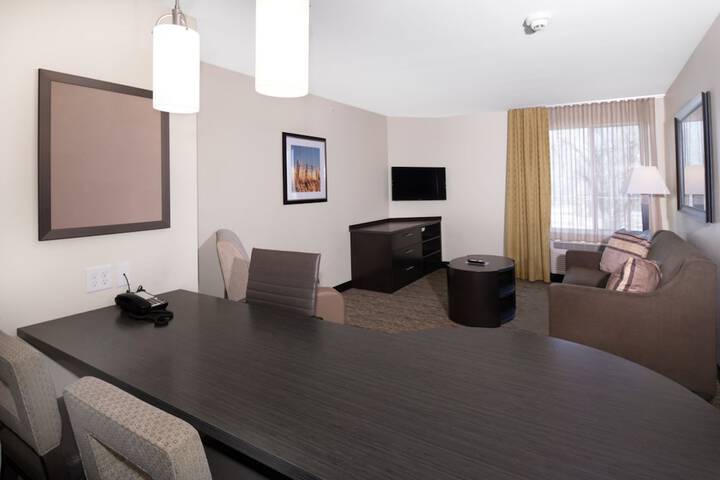 Room 10 of 34