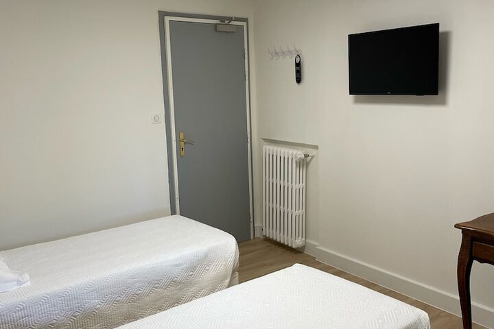 Room 15 of 36