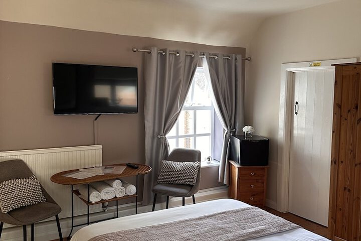 Room 4 of 24