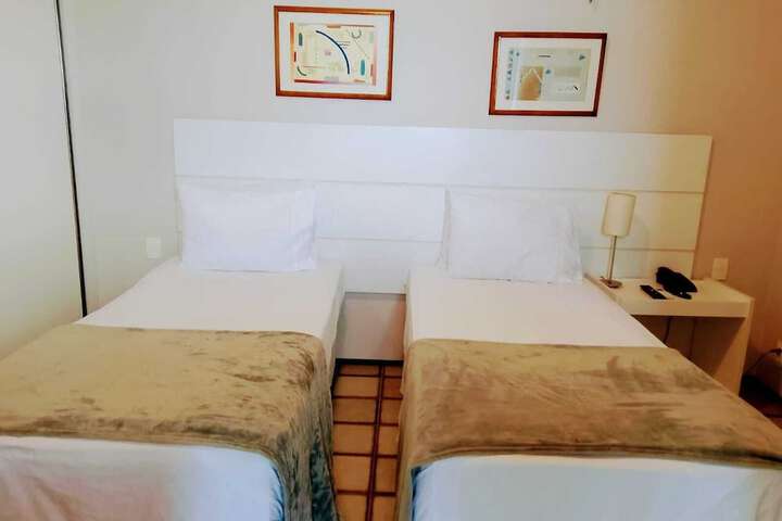 Room 12 of 33