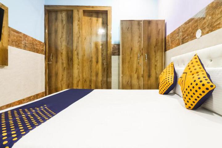 Hotel O 807756 Yash Hotel