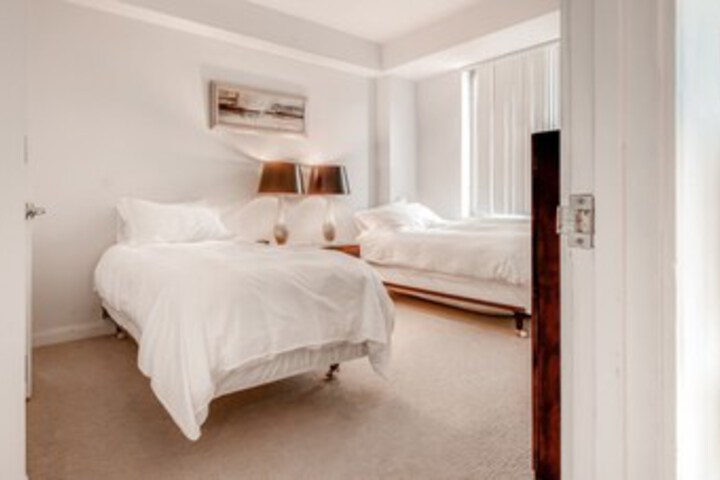Room 25 of 29