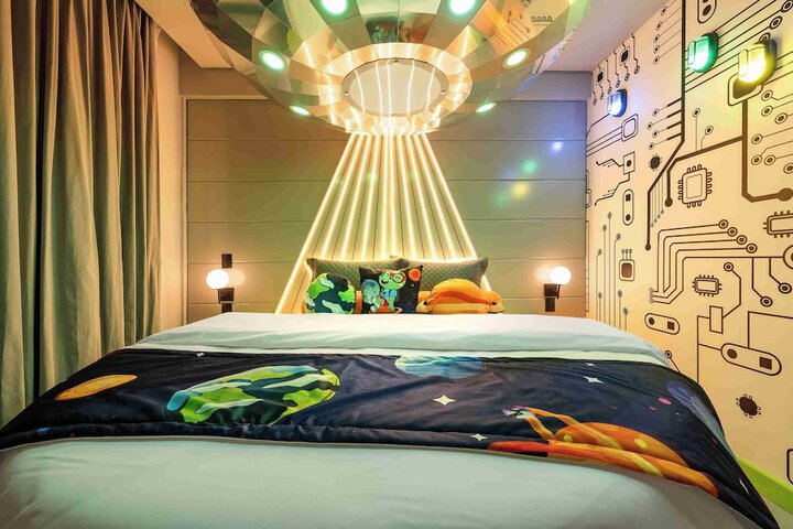 Room 32 of 75