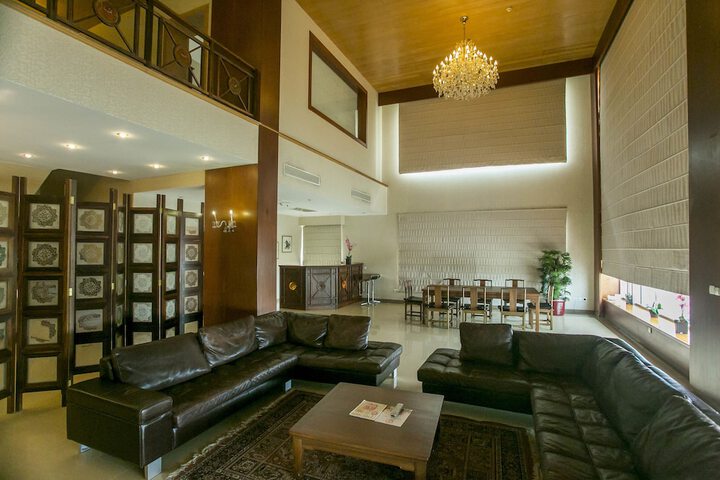 Entrance & Lobby