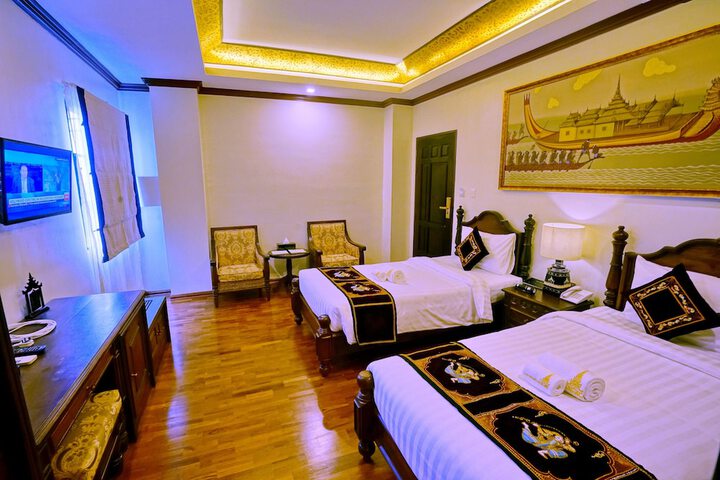 Room 44 of 153