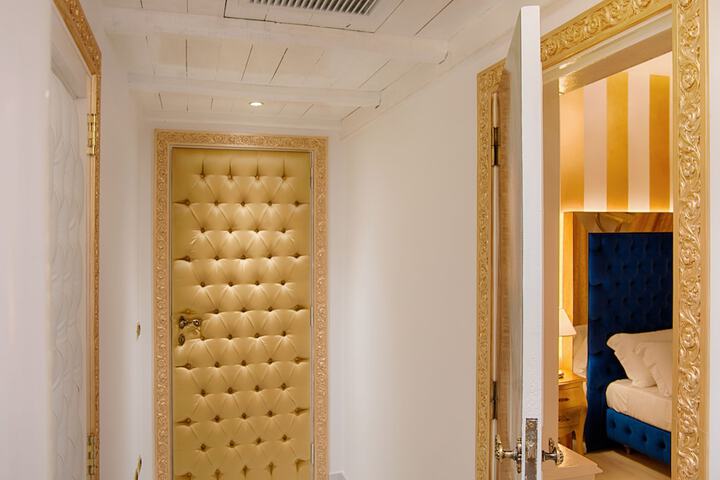Room 40 of 70