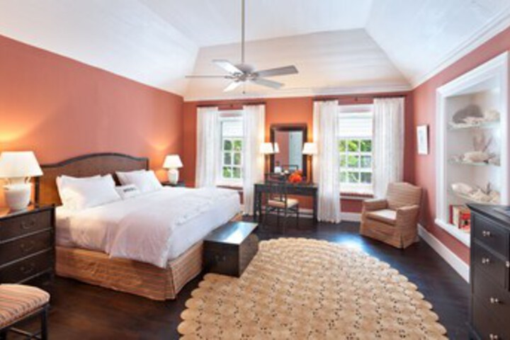 Room 10 of 16