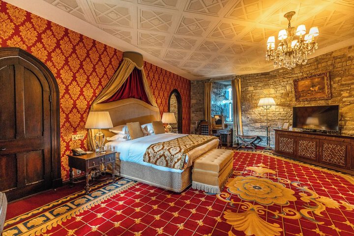 Room 44 of 123