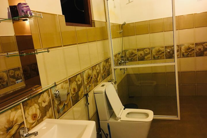 Room 16 of 34