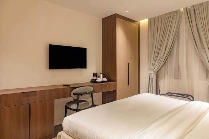 Room 14 of 34