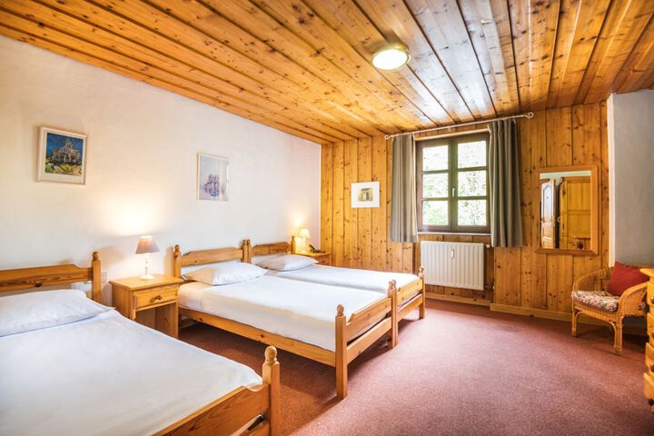 Room 14 of 99