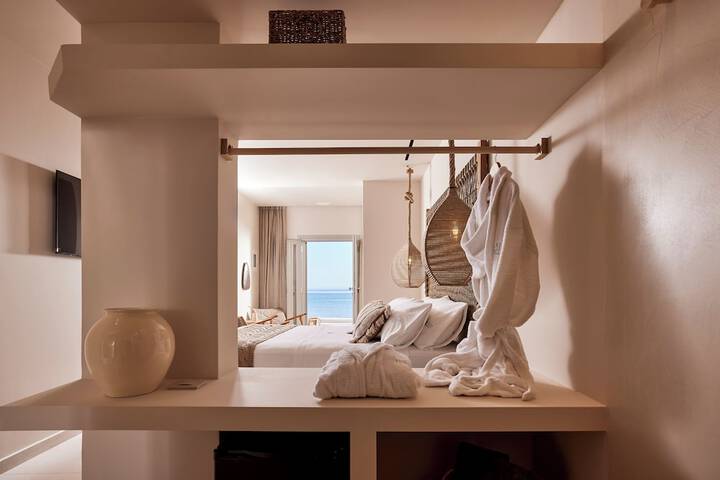 Room 38 of 123