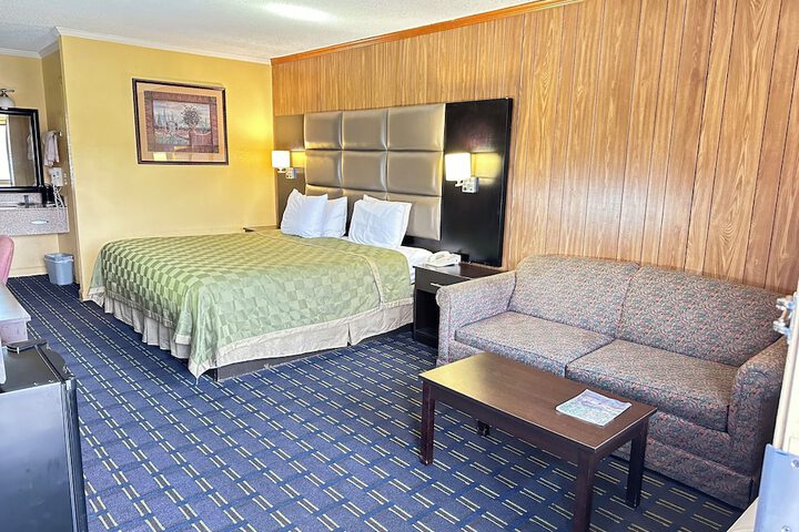 1 King Bed (14 of 18)