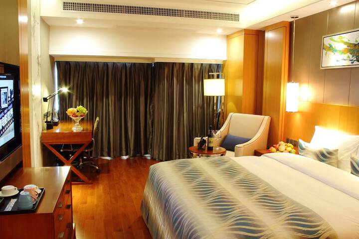 Room 16 of 62
