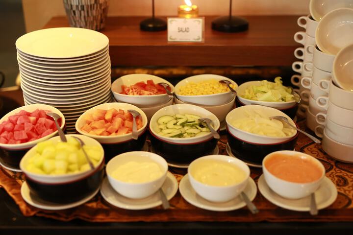 Breakfast/Coffee Service 24 of 32