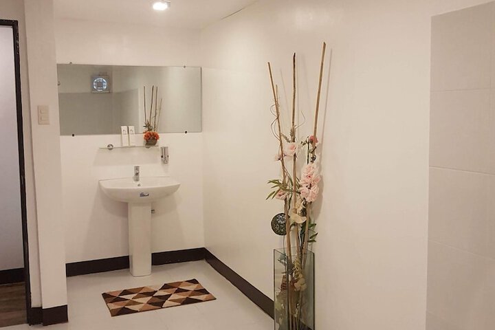Room 102 of 141