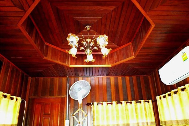 Room 14 of 52
