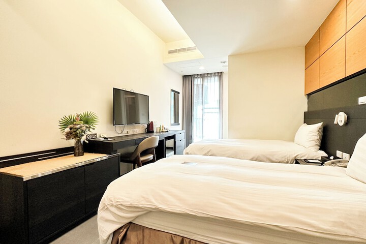 Room 28 of 65