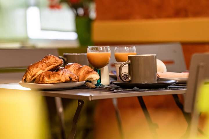 Breakfast/Coffee Service 23 of 26
