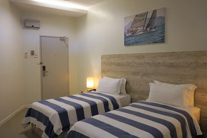 Room 8 of 71