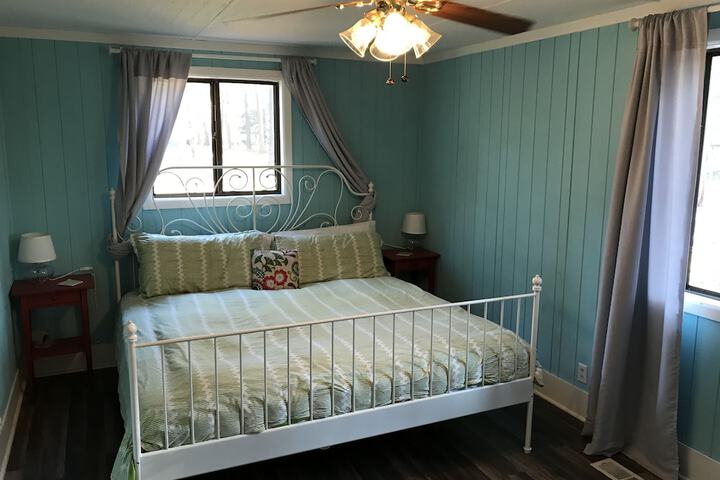 Room 37 of 400