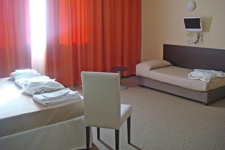Room 4 of 29