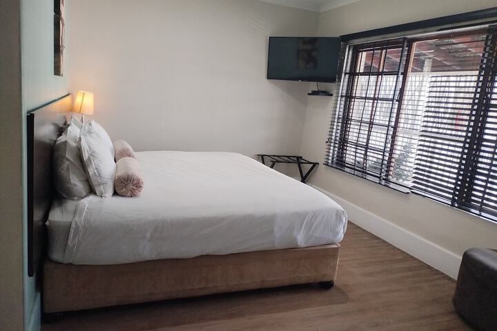 Room 22 of 103