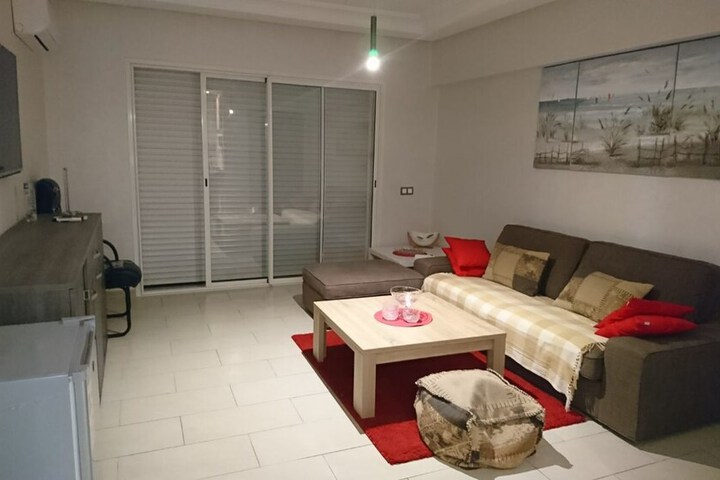 Room 8 of 12