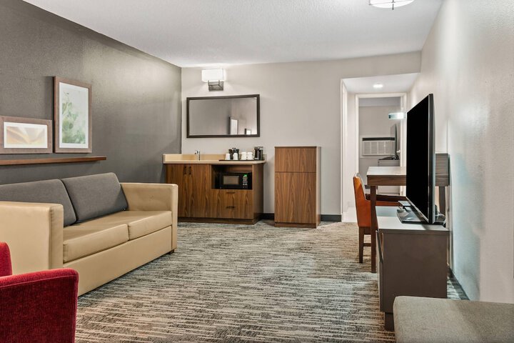 Room 30 of 49