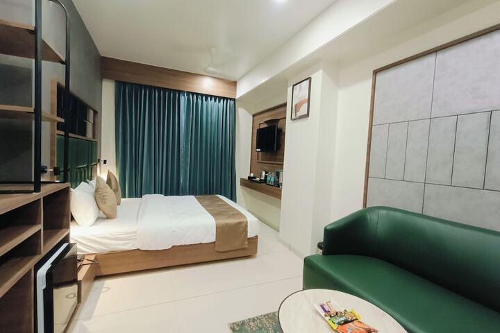 Room 29 of 76
