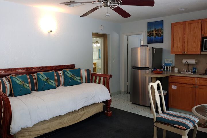 Room 2 of 69