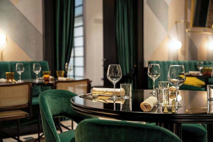 Dining 74 of 105