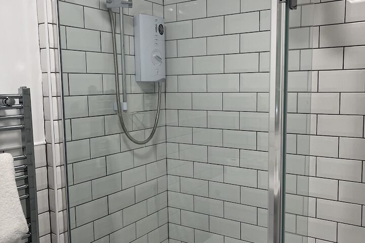 Room 14 of 33