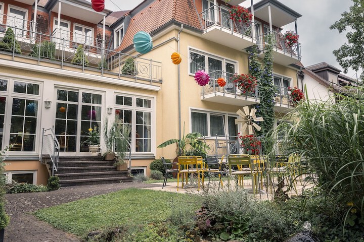 Hotel Exterior 45 of 47