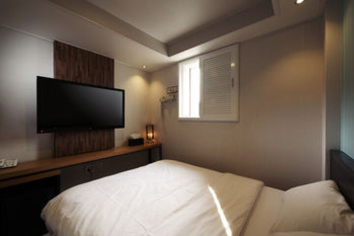 Room 21 of 33
