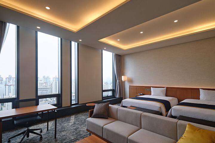 Room 64 of 158