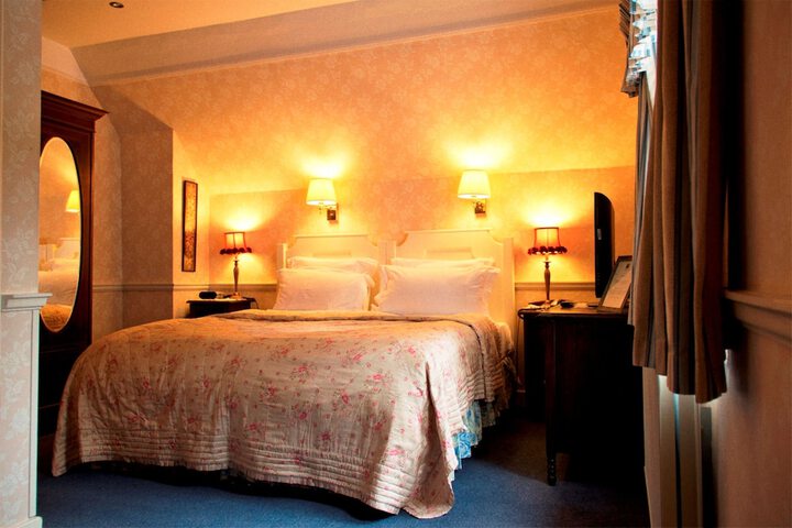 Room 10 of 39