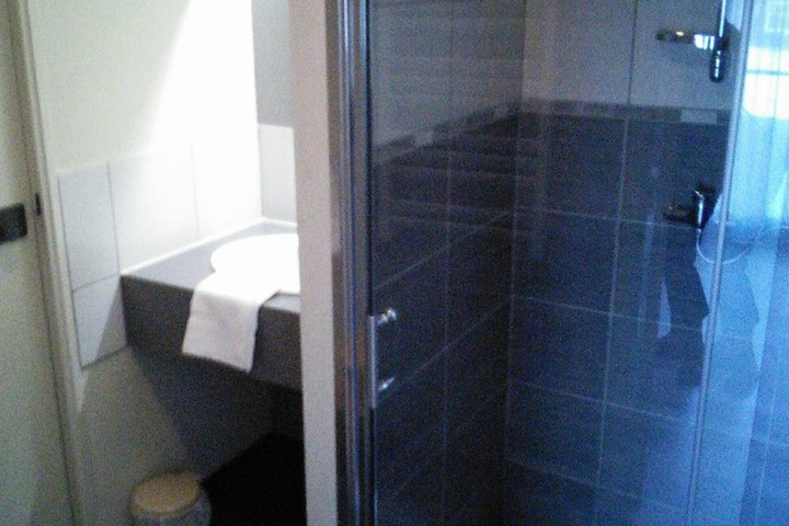 Room 28 of 54