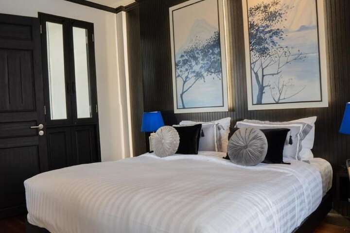 Room 15 of 116