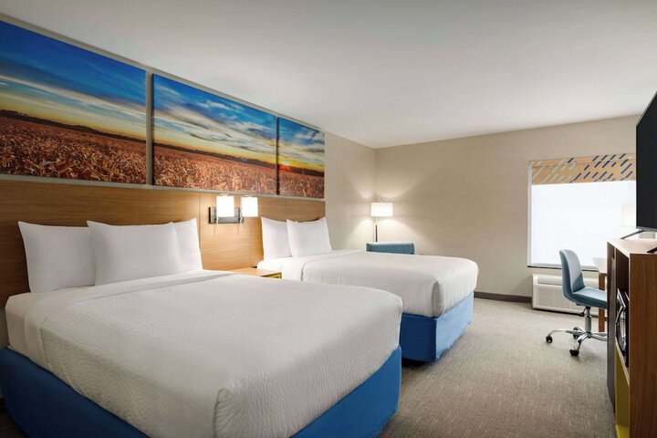 1 King Bed (1 of 9)