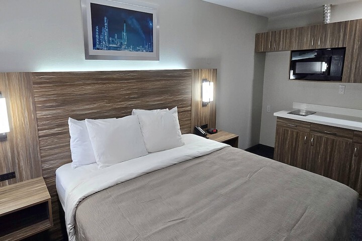 Room 15 of 38