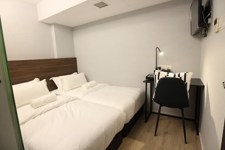 Room 7 of 56