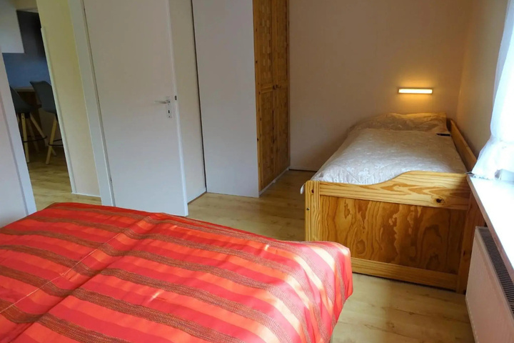 Room 4 of 11