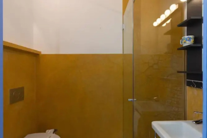 Room 8 of 14