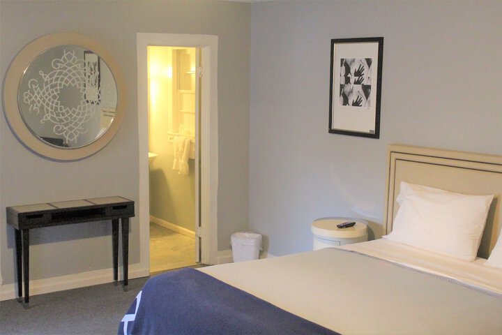 Room 11 of 15