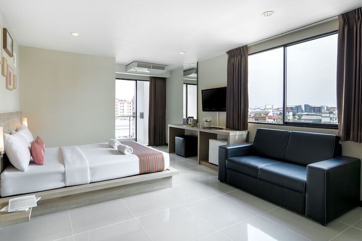 Room 21 of 38