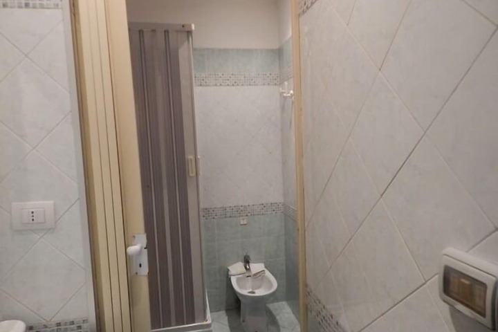 Room 13 of 22