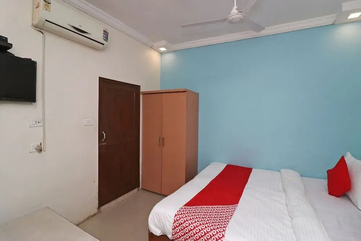 Room 3 of 12
