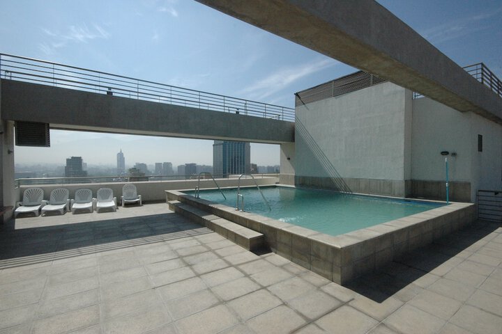 Hotel Pool