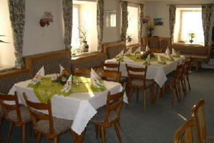 Dining 3 of 5